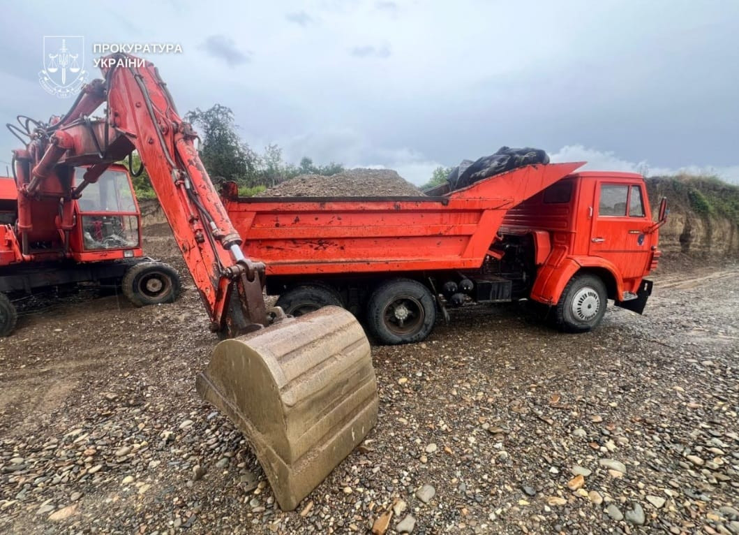 На Буковині викрито незаконний видобуток піщано-гравійної суміші зі збитками на понад 15 млн грн