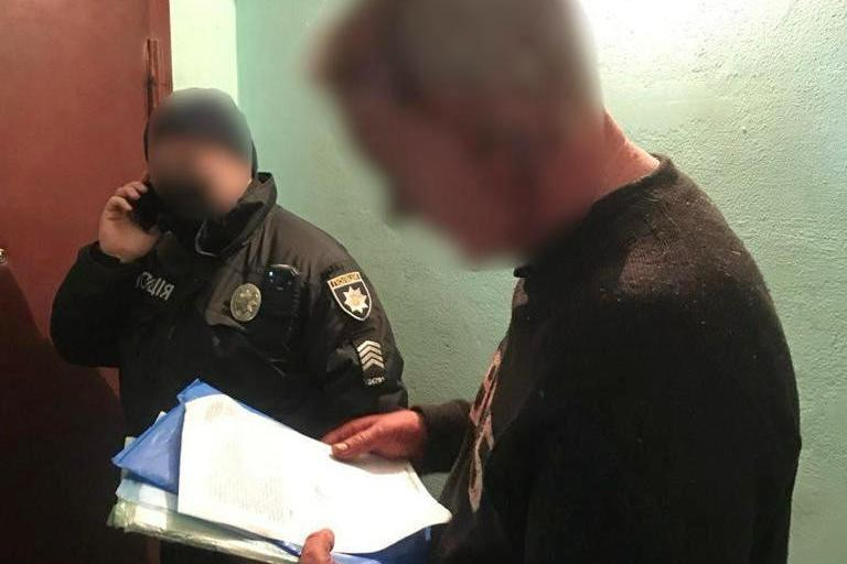 Викрито учасників злочинної організації, які відібрали 16 квартир у киян