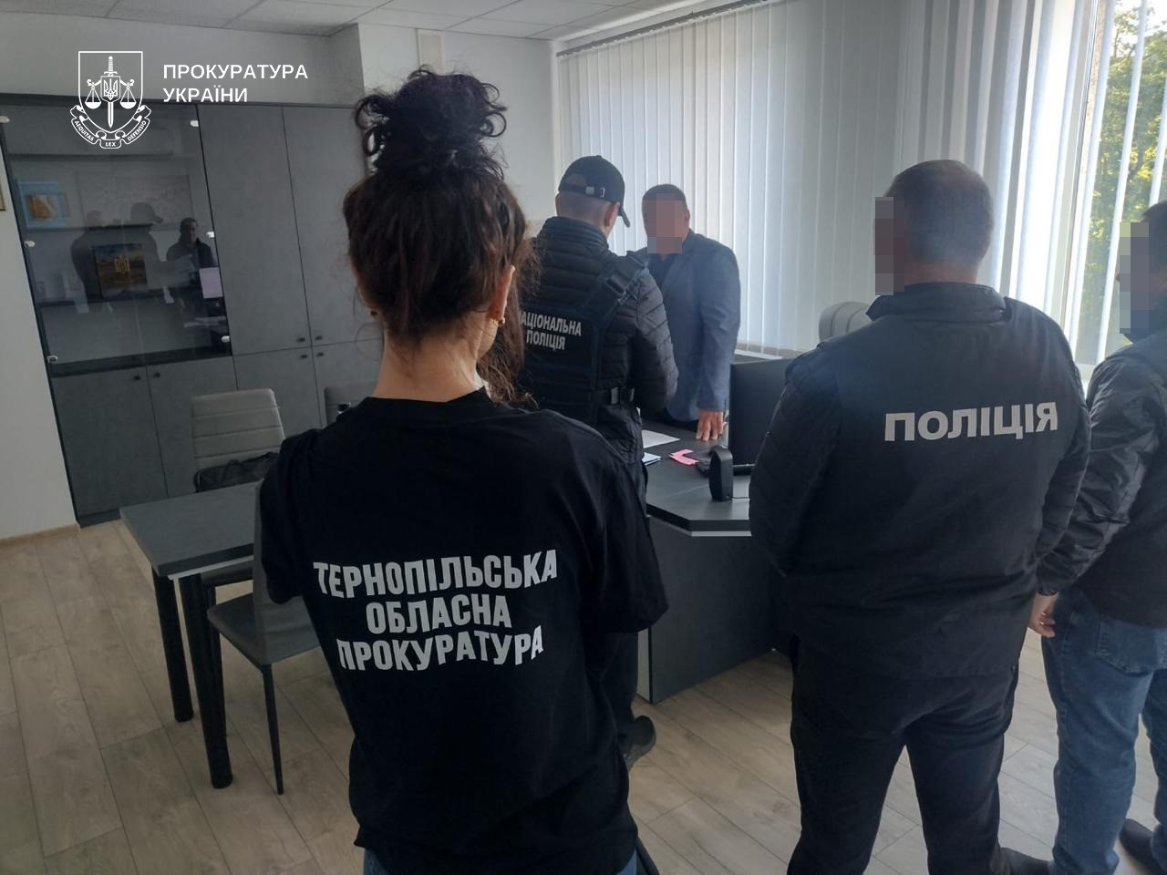 На Тернопільщині колишній директор та завідуючий відділенням однієї з лікарень підозрюється у службовій недбалості та розтраті понад 1,6 мільйона гривень