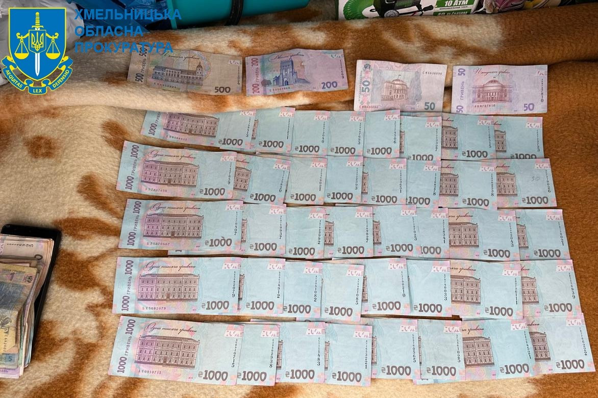 На Хмельниччині посадовця облавтодору викрито на вимаганні хабара