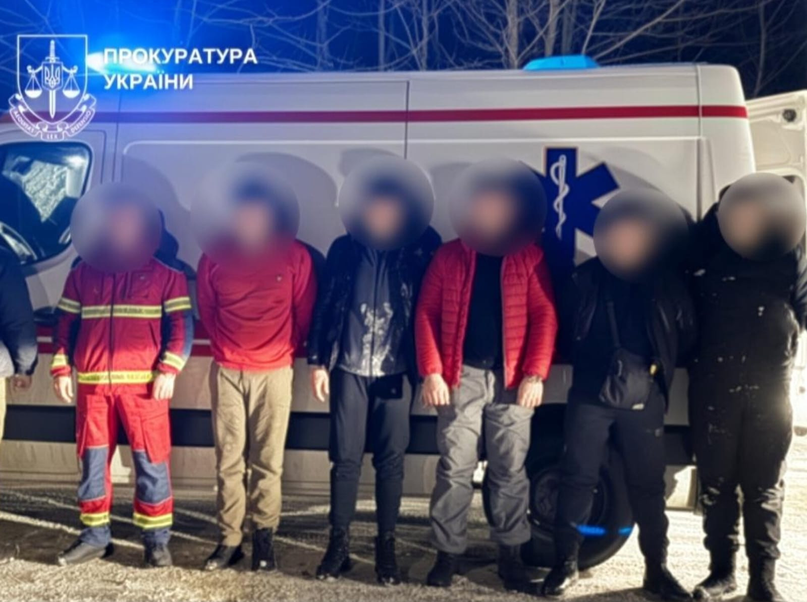 На Буковині викрито чоловіка, який під виглядом «швидкої» доправляв чоловіків до кордону