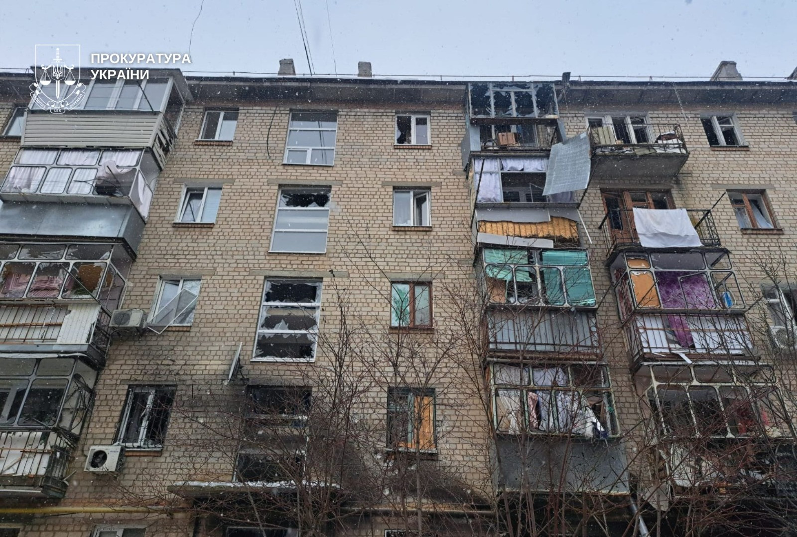 Двоє загиблих та шестеро поранених внаслідок обстрілів Нікополя — розпочато провадження