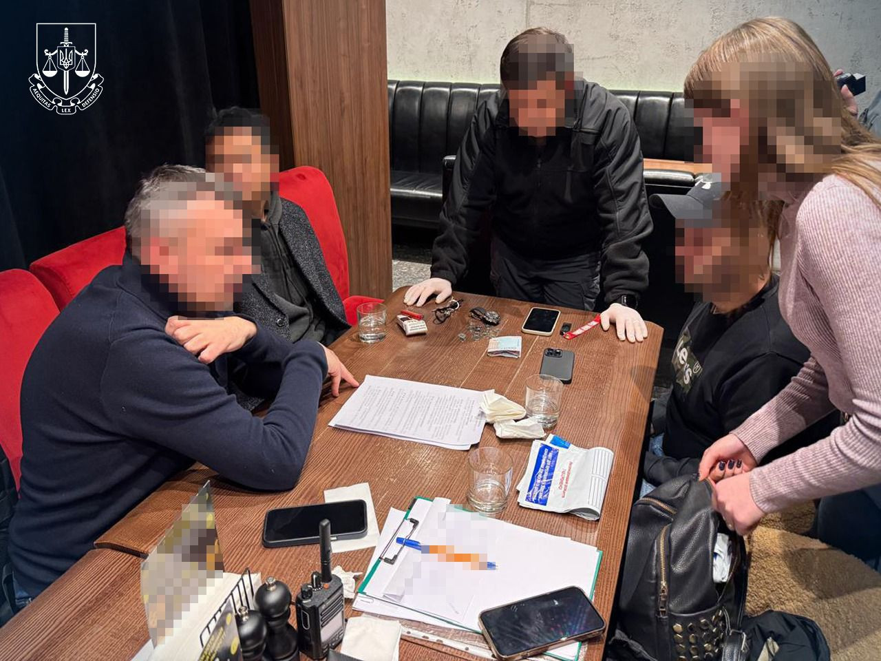 До шести років ув’язнення засуджено іноземця, який намагався передати секретну технічну документацію на український літак іноземній спецслужбі