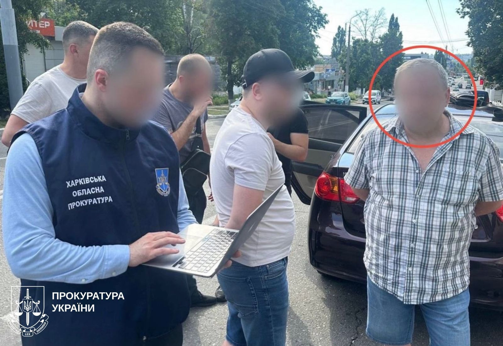 30 тис. дол. США за організацію виїзду військовозобов’язаних: на Харківщини судитимуть чоловіка