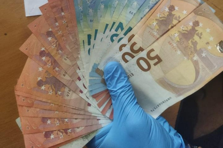 У Хмельницькому викрито схему незаконного переправлення ухилянтів через кордон