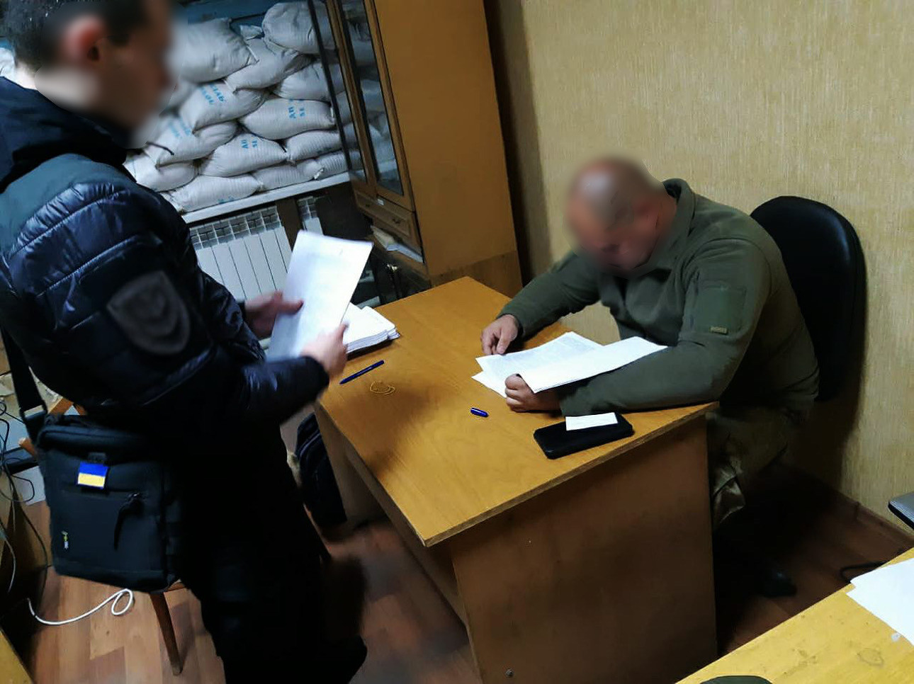 Підробляли документи про непридатність до військової служби - на Донеччині викрито начальника РТЦК та СП і його спільників