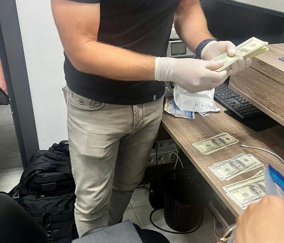 Вимагав гроші у представників держпідприємства - судитимуть начальника управління обласної держадміністрації