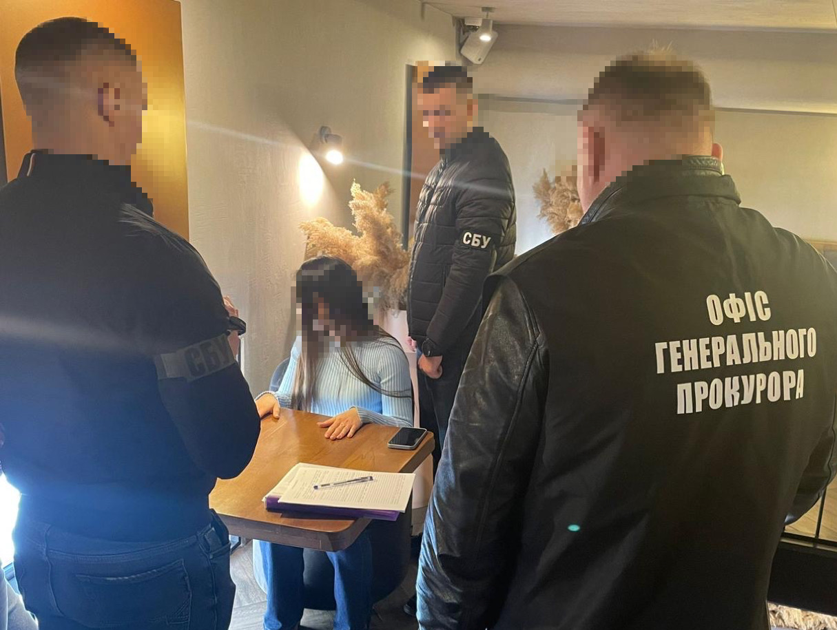 Викрито працівників Рівненської та Львівської митниць, які за хабарі оформляли імпортований в Україну товар