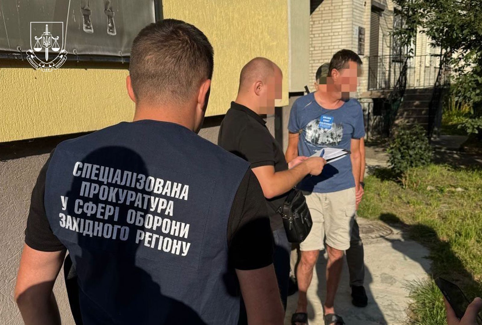 На Львівщині викрили посадовця підприємства, який торгував посадами з «бронею»