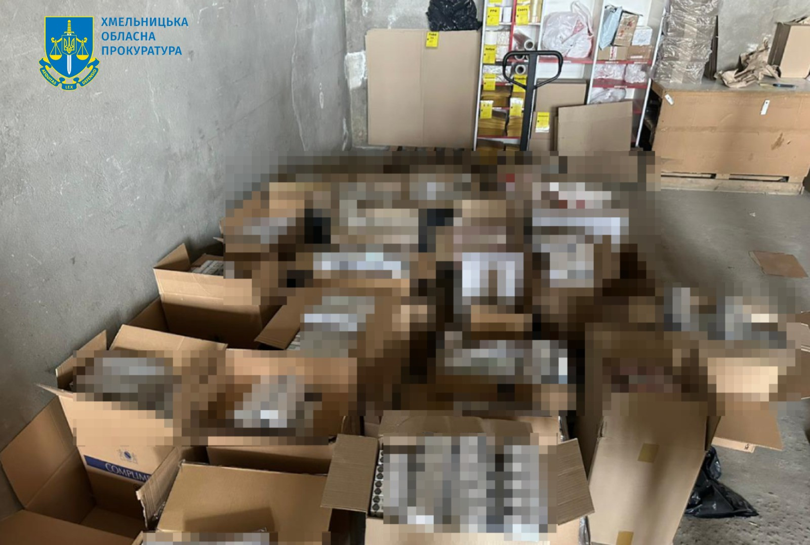 На Хмельниччині припинили збут фальсифікованих цигарок та алкоголю – вилучено товару на 3,5 млн грн