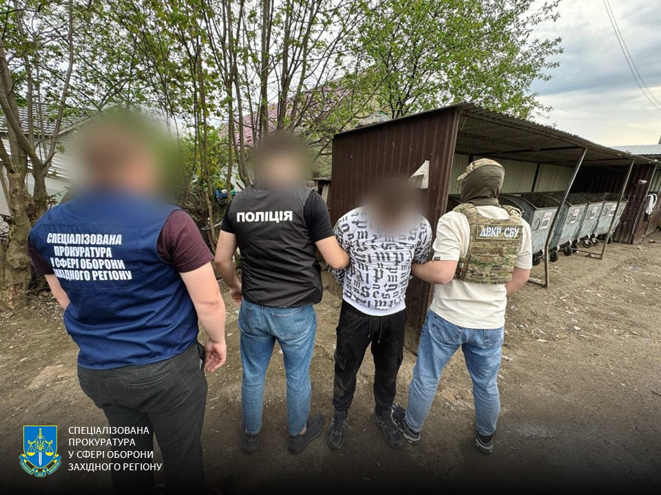 Заробляли від 5 до 8 тис доларів США з одного військовозобов’язаного - двох організаторів незаконних переправлень затримали на Буковині