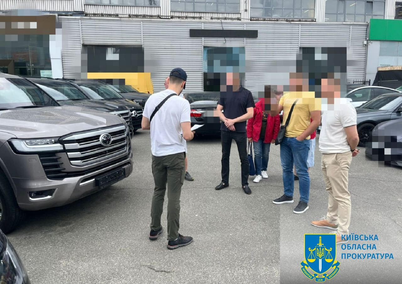 Викрито злочинне угруповання, учасники якого ошукали громадян країн ЄС на мільйони гривень під приводом інвестування у криптовалюту