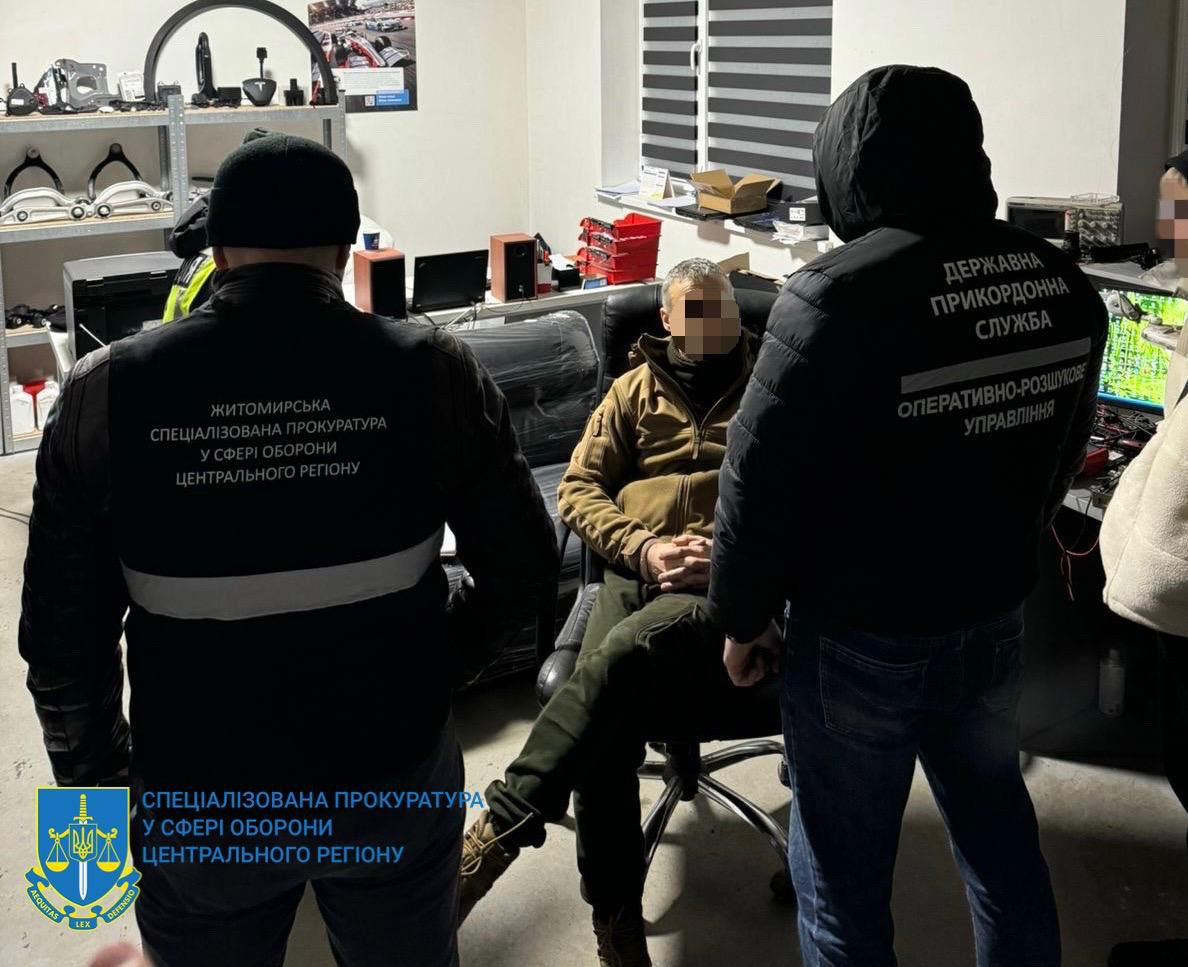 3 тис доларів США за встановлення придатності до військової служби в тилових частинах – викрито службовця частини