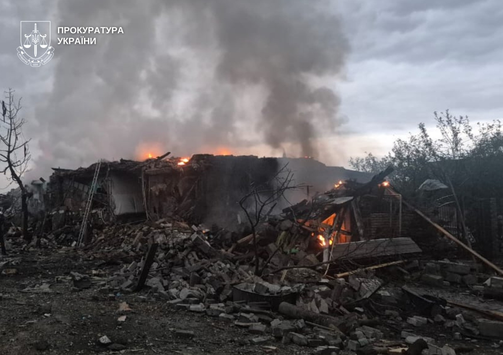 Війська рф скинули на селище на Донеччині авіабомбу: серед поранених – дитина