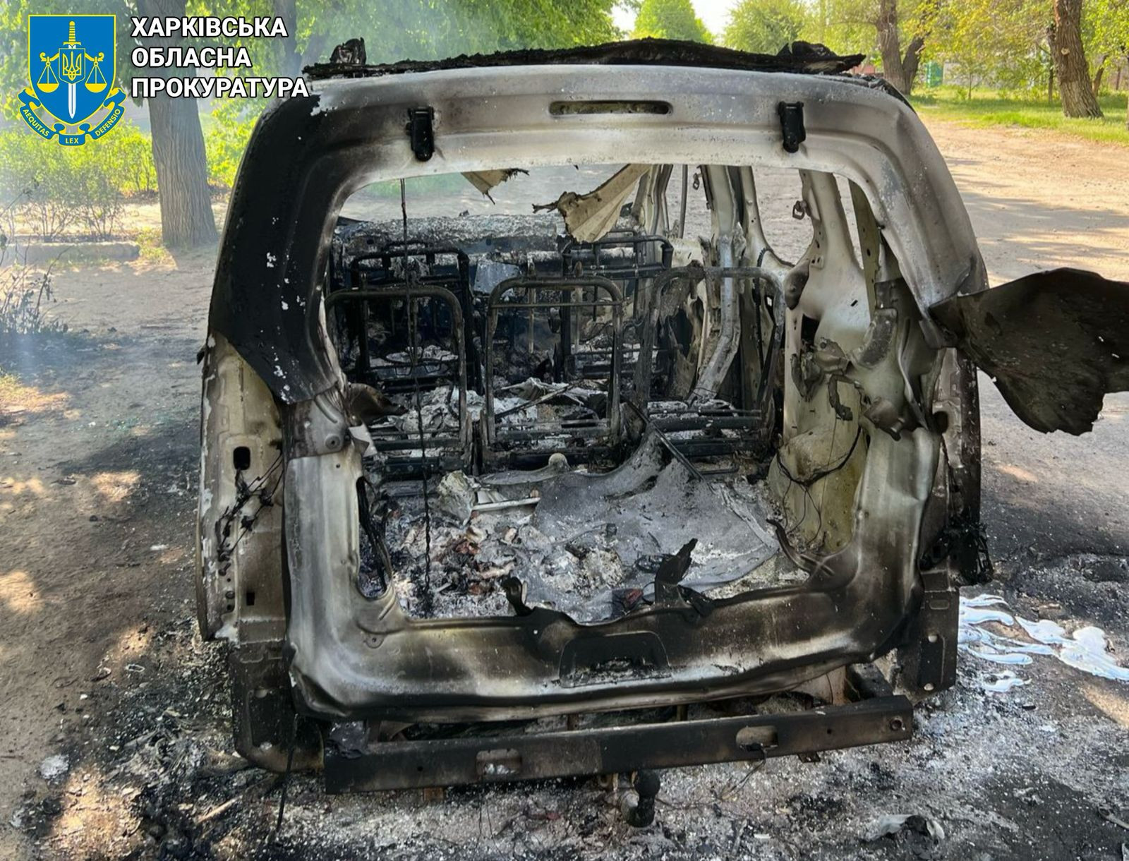 Дрон ворога вдарив поруч з цивільною автівкою у Купʼянську, постраждав чоловік – розпочато провадження