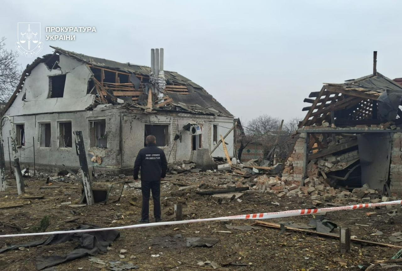 Росія вчергове обстріляла мирні регіони України. Є загиблі та поранені, пошкоджено інфраструктуру