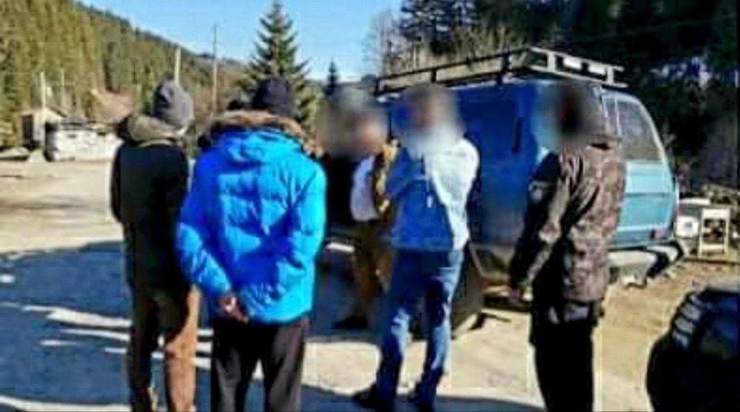 Незаконне переправлення осіб через держкордон на Буковині – судитимуть лісничого