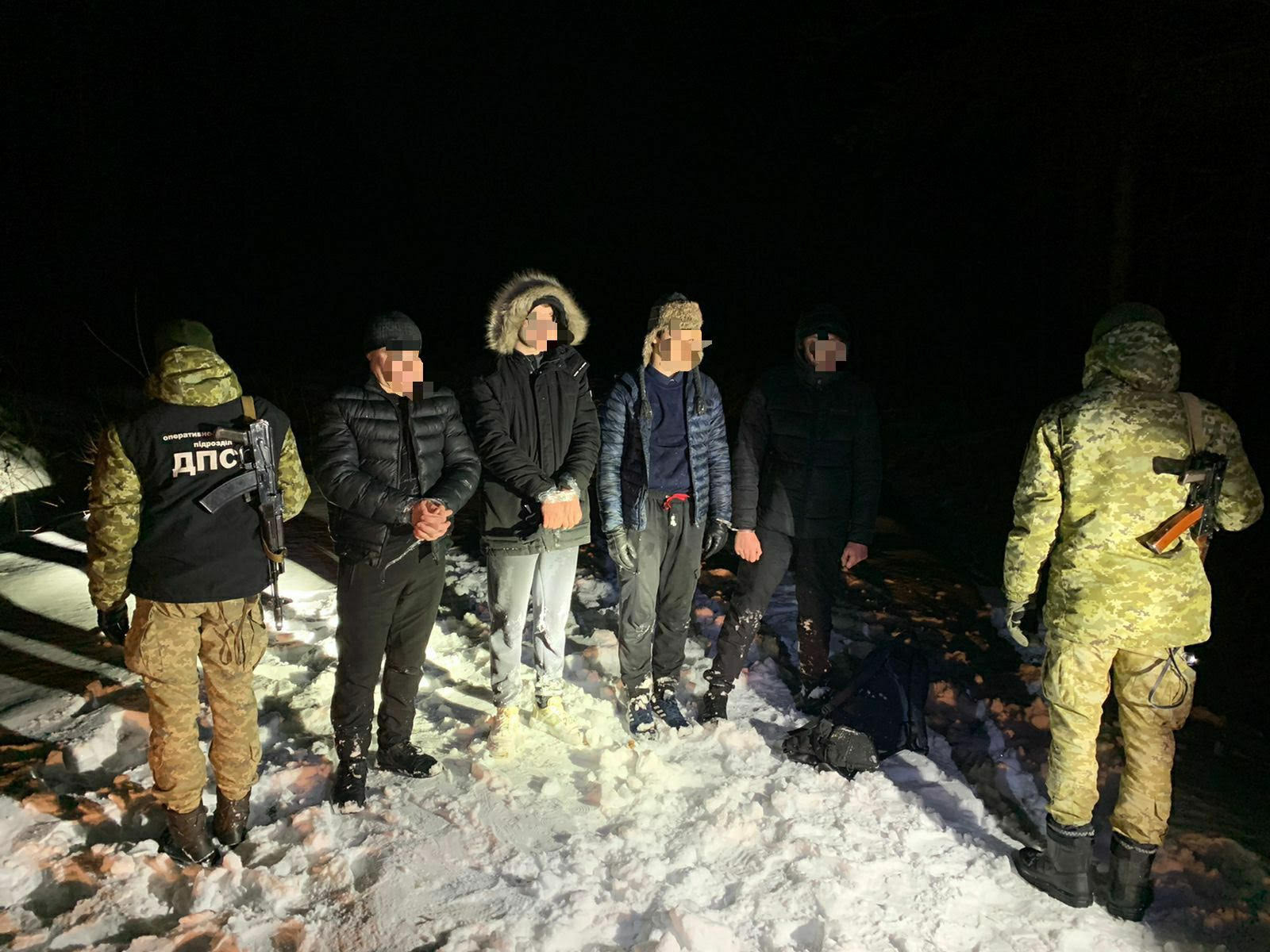 Сприяння військовозобов’язаним громадянам України у незаконному перетині держкордону - повідомлено про підозру буковинці