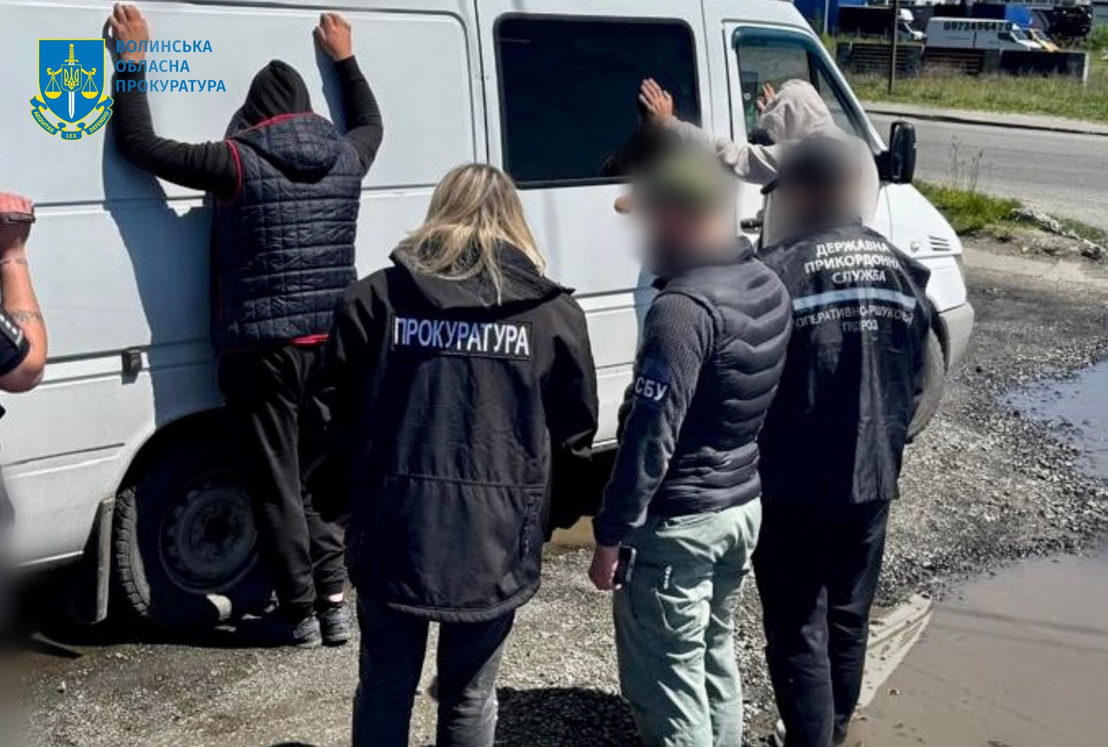 5000 доларів США за переправлення військовозобов’язаного до білорусі – правоохоронці Волині повідомили про підозру двом особам